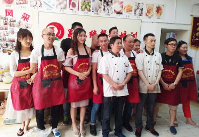 成都小郡肝串串火鍋哪里可以學(xué)習(xí)正宗底料？短期串串火鍋底料培訓(xùn)