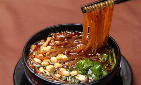 小吃店怎么打開(kāi)市場(chǎng)呢？四川小吃培訓(xùn)學(xué)校提議