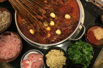 串串香做法配方，串串香培訓(xùn)哪個好，學(xué)做串串香技術(shù)