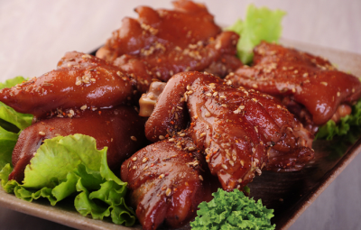 哪家烤豬蹄技術(shù)培訓(xùn)學(xué)校技術(shù)好？調(diào)味簡(jiǎn)單