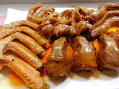 四川學(xué)正宗鹵菜鹵水技術(shù)做法哪里好？享受產(chǎn)品技術(shù)升級(jí)