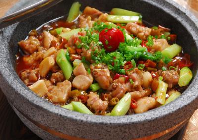 火鍋兔技能訓(xùn)練哪里好？底料炒制和湯料調(diào)制