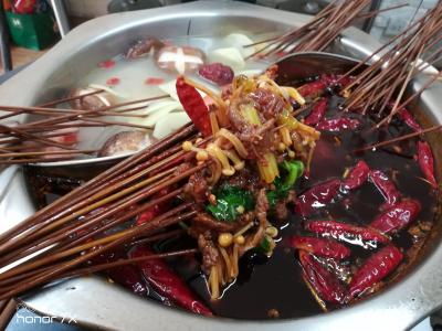 學(xué)習(xí)火鍋串串香技術(shù)培訓(xùn)要花多少錢(qián)？味道更醇厚