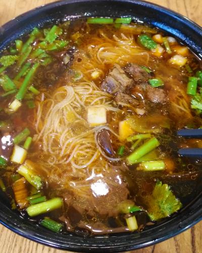 過(guò)橋砂鍋米線技術(shù)培訓(xùn)哪里好？