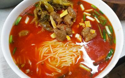砂鍋米線技術(shù)培訓(xùn)班哪家好？適合小企業(yè)的好項(xiàng)目