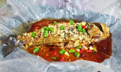  學(xué)做紙包魚技術(shù)培訓(xùn)班哪家好？飄味緣紙包魚技術(shù)培訓(xùn)中心