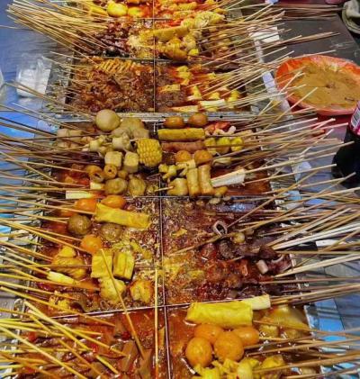 街邊熱鹵串串技術(shù)培訓(xùn)多少錢？成都串串香培訓(xùn)學(xué)校,