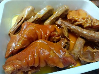 鹵菜培訓(xùn)一般多少學(xué)費？學(xué)習(xí)正宗鹵菜串串制作技巧