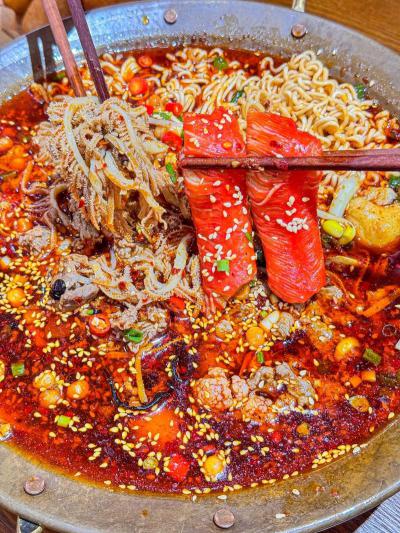 如何挑選冒菜培訓(xùn)學(xué)校？掌握正宗冒菜制作技藝的關(guān)鍵方法